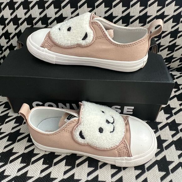 Converse Chuck Taylor All Star Toddler Sherpa Bear Shoes- Size 9 - Picture 4 of 7